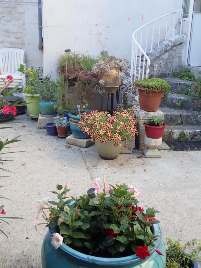 ميرامبو La Miramboise, Chambres Et Table D Hotes المظهر الخارجي الصورة